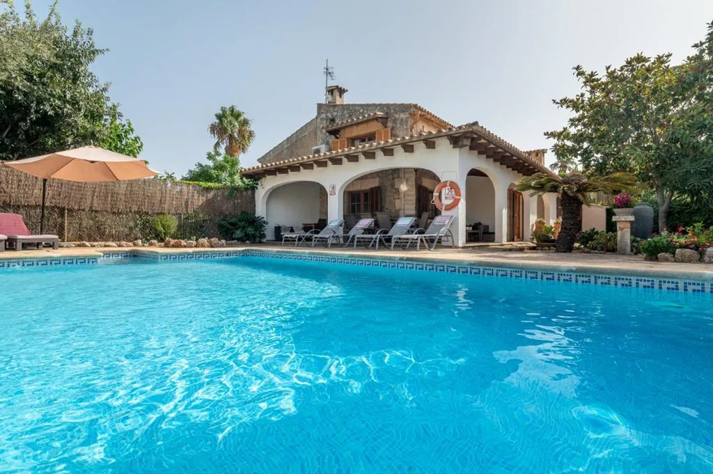 Villa mit Gartenblick — Villa Pascali