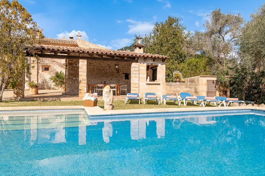 Villa Perdiu Vell Petit by Sealand Villas