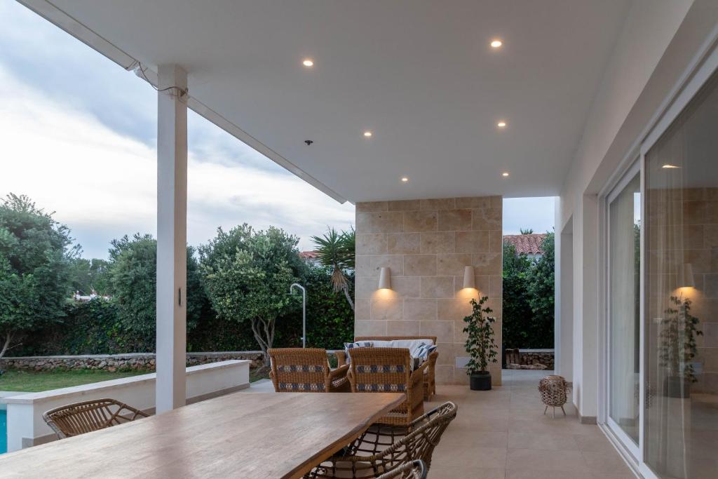 VILLA PETRA ARENAL D'en CASTELL