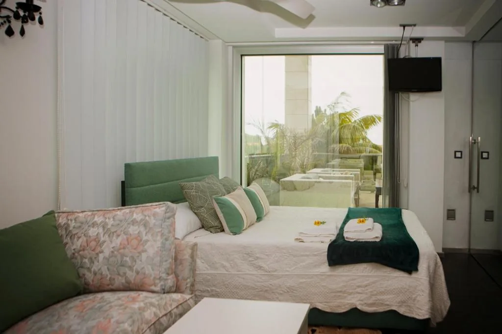 Apartamento 1 dormitorio con vistas al mar y terraza — Villa Playa San Juan