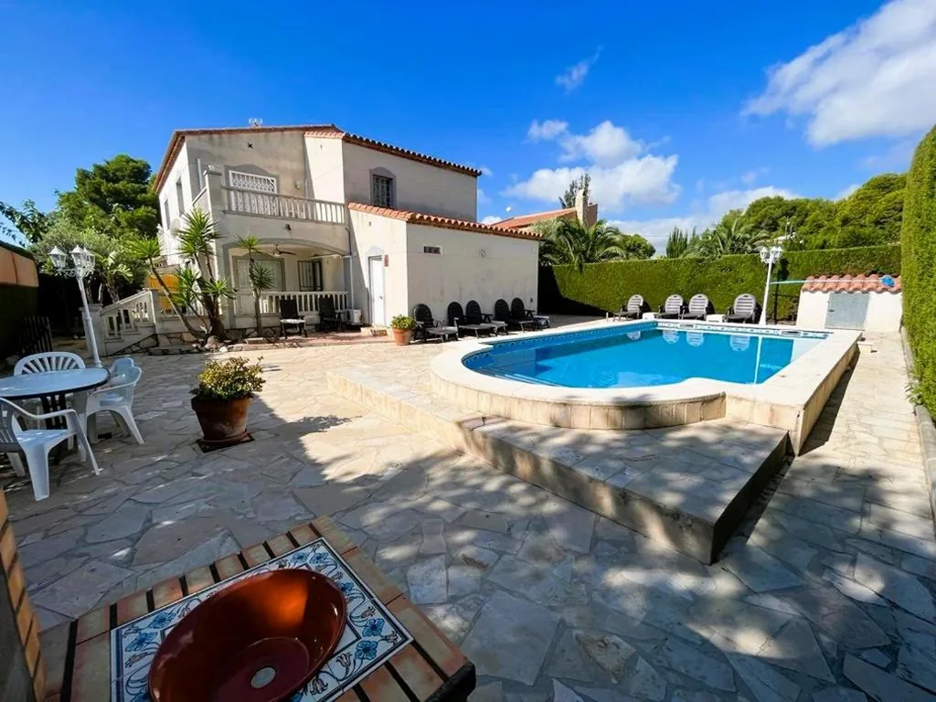 Villa — Villa Preciosa