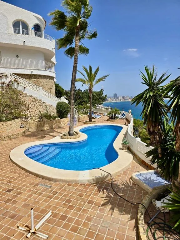Villa — Villa Primera Linea