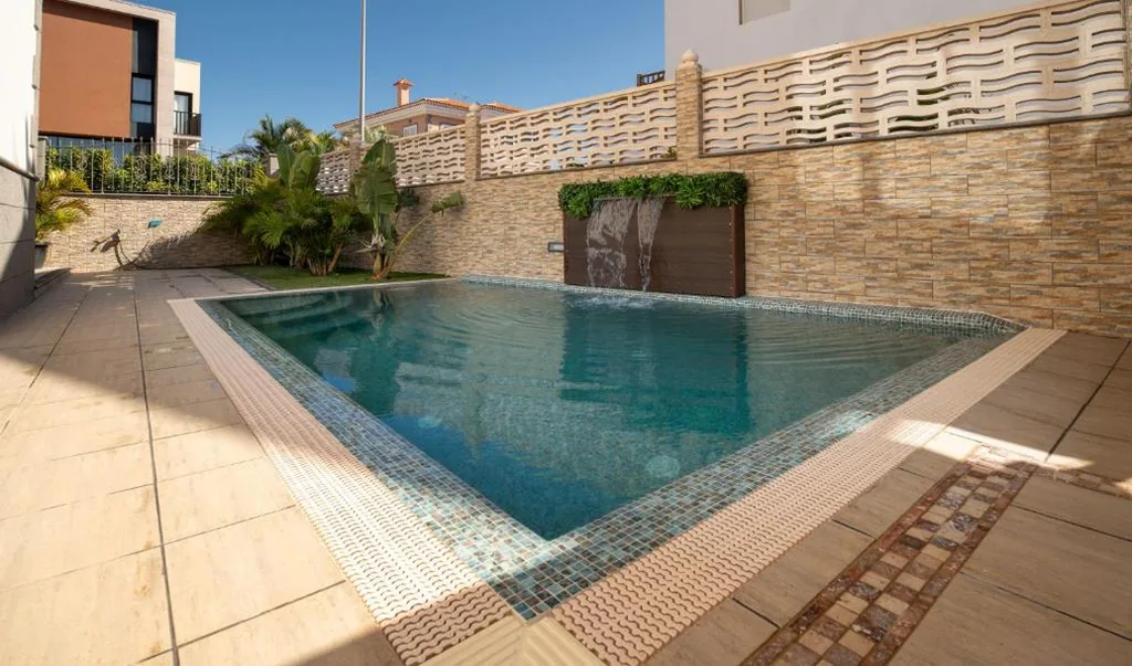 Villa Deluxe — Villa, Private heated pool and jacuzzi .