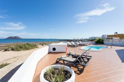 Villa Remos with Beachfront Views Private Heated Pool Fast Wifi BBQ by Amazzzing Travel — 照片 9