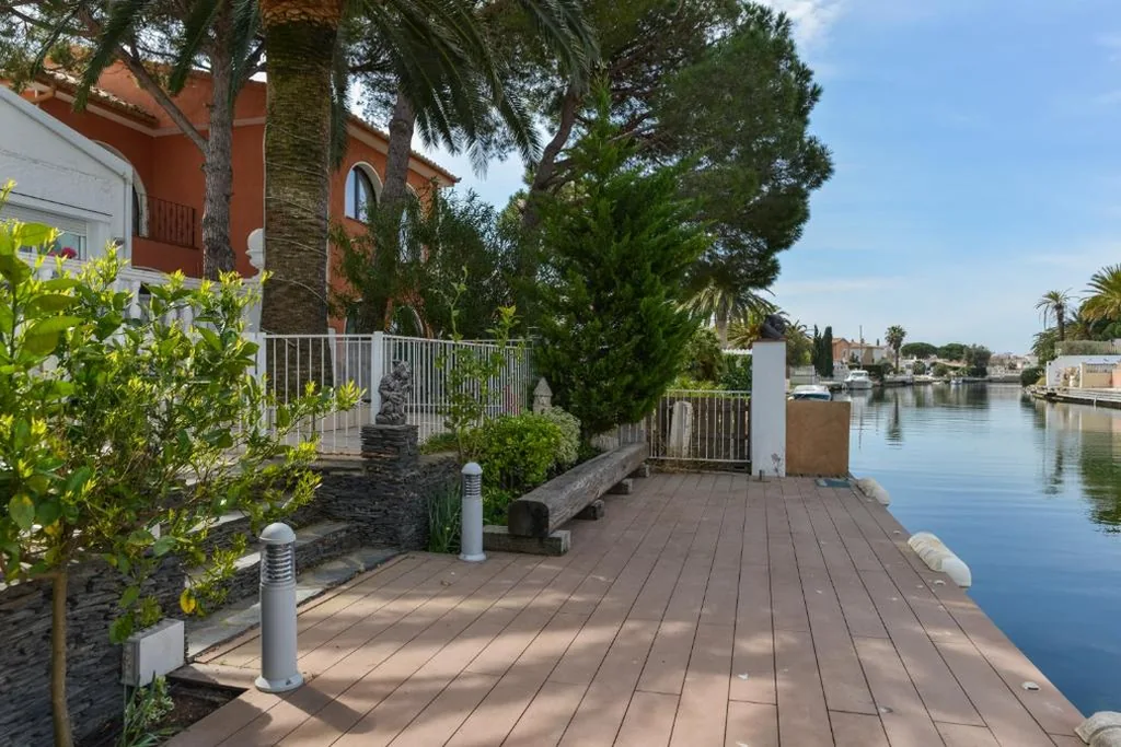 Haus mit 4 Schlafzimmern — Villa Requesens on Canal