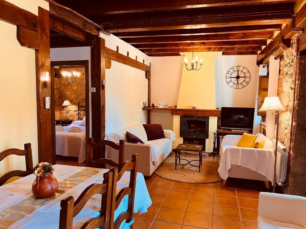 Maison de 4 chambres — Villa Revolcona
