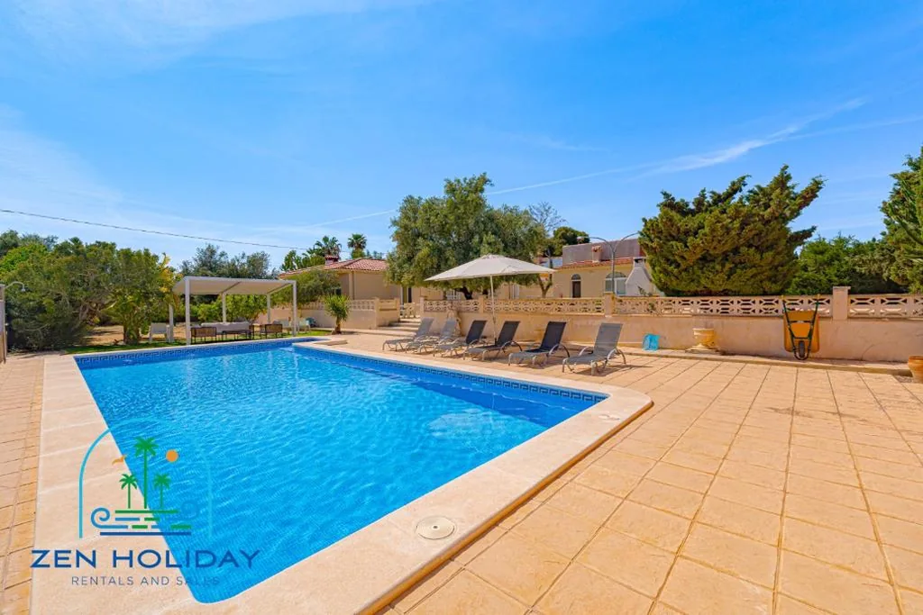 Villa Reyets 4 bed 3 bath Private Pool