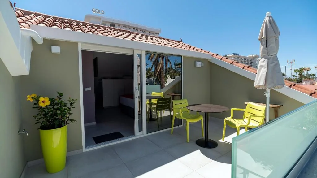 Habitación Doble Superior con terraza — Villa RG Boutique Hotel - Adults Only