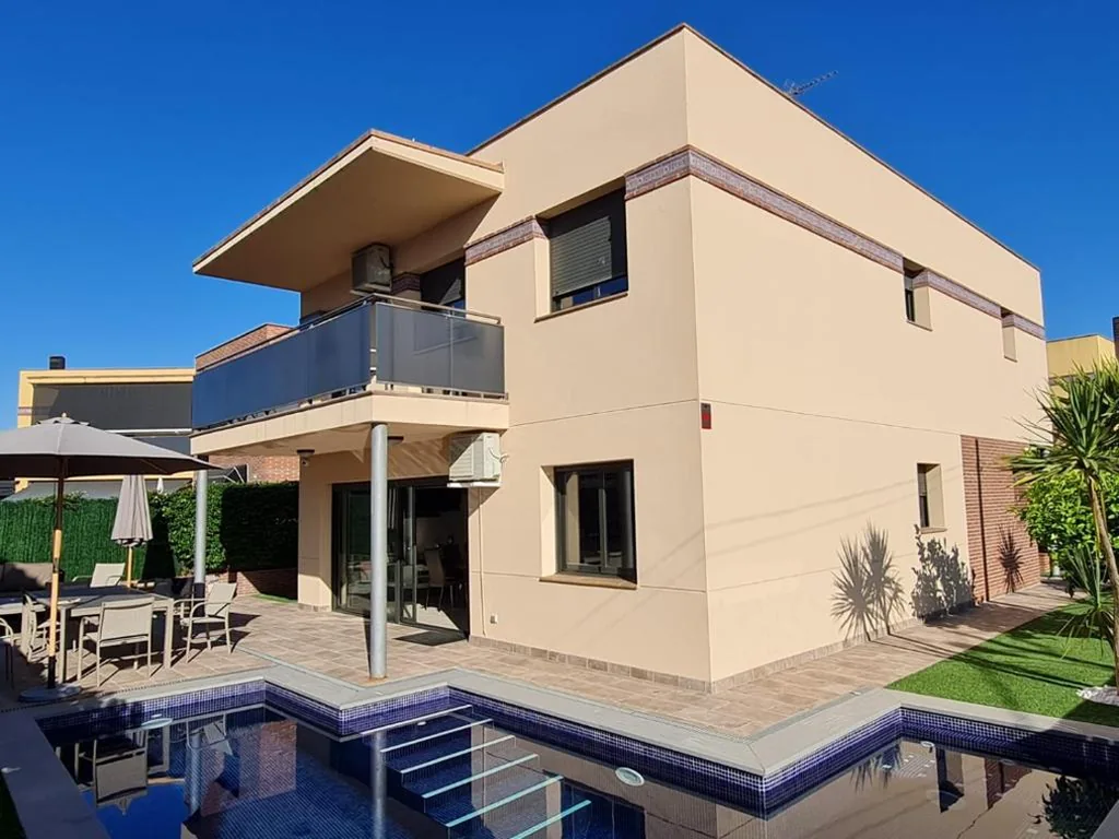 Villa con piscina privada — VILLA RIOJA with pool & mountain and sea view, ONLY FAMILYS