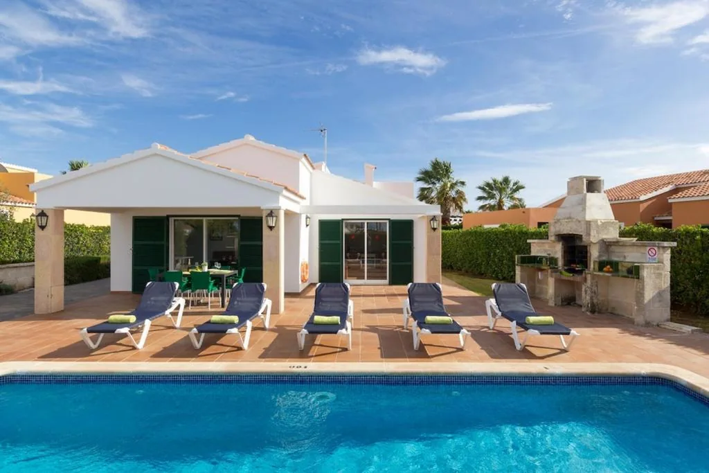 Villa con piscina privata — Villa S'Aladern