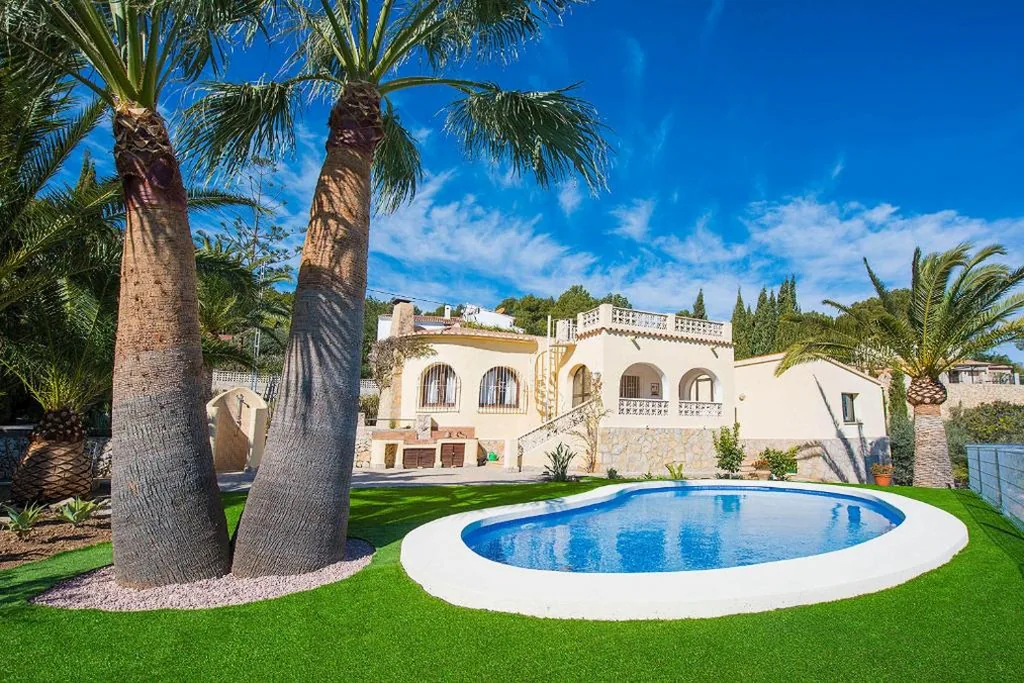 Villa met privézwembad — Villa Sabine - PlusHolidays