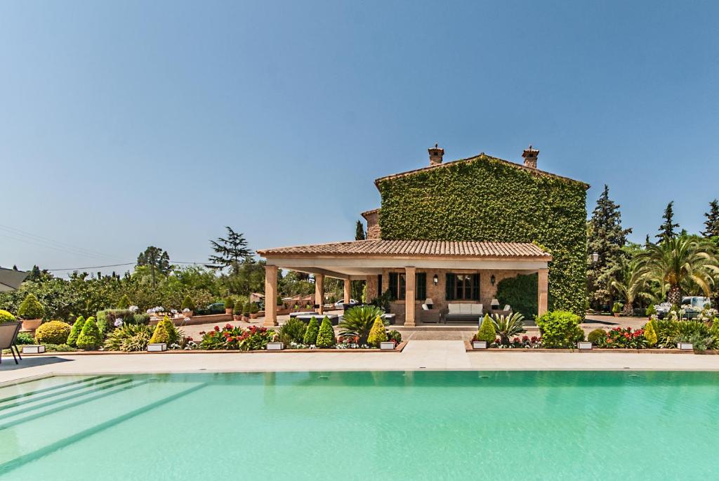Villa Santa María Dreams AWARDED 2025