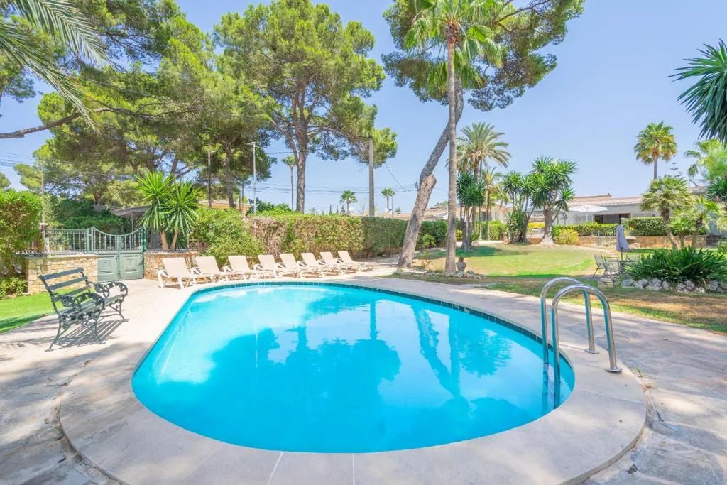 Villa mit privatem Pool — Villa Santander