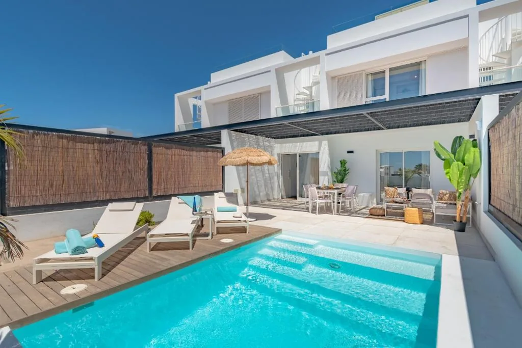 Villa con piscina privada — Villa Serena Atlántica by Villalia - Cerca de Marina Rubicón