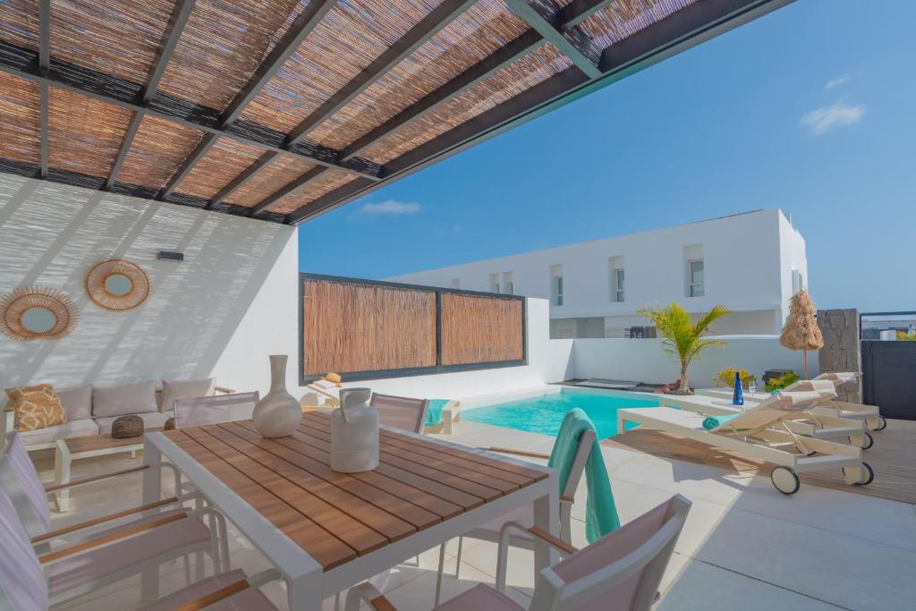 Villa Serena Blanca by Villalia Luxury Oasis & Private Pool