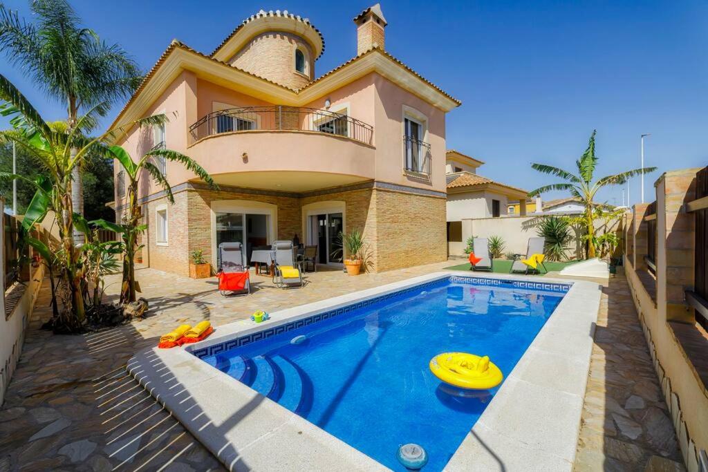 Villa Serendipity con piscina privada con juego de salon 10 Pax HHH