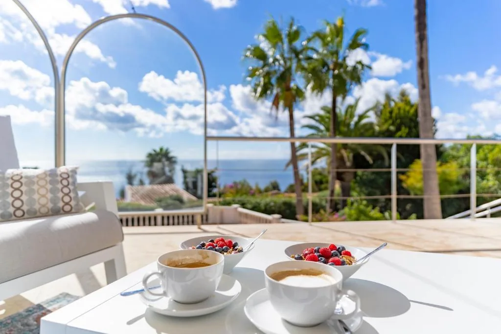 Villa con piscina privada — Villa Shangri-La, sea view, pool and panoramic view