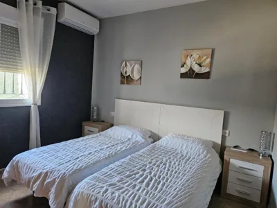 Villa - Sleeps 4 - Pool - Patio - Parking — foto 2