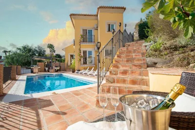 Villa Sol y Mar with heated pool and jacuzzi — Foto 11