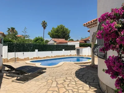 Villa Sonrisa de Oro - private swimming pool — photo 10