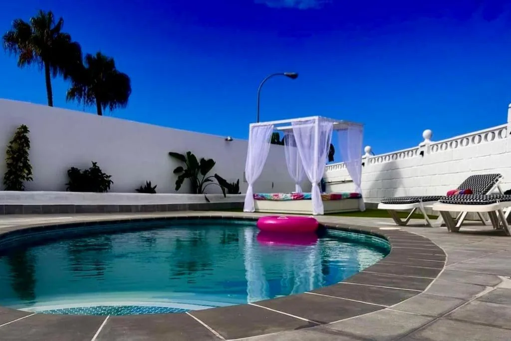 Villa con 3 camere da letto — Villa Sueño Azul With a heated swimming pool