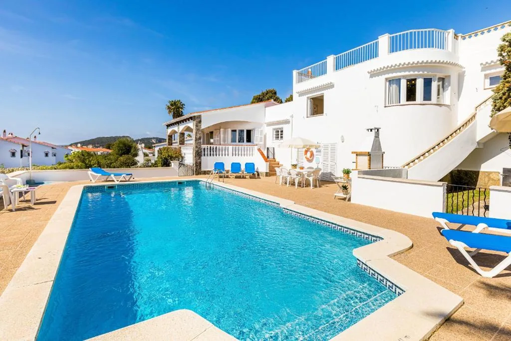 Villa con piscina privada — Villa SUN PARADISE