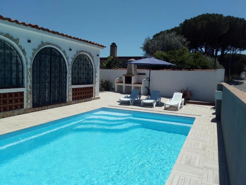 Moradia com piscina privada — Villa Tarragona