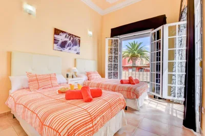Villa Teide Sol con piscina climatizada, Playa Fañabe, Costa Adeje — foto 8