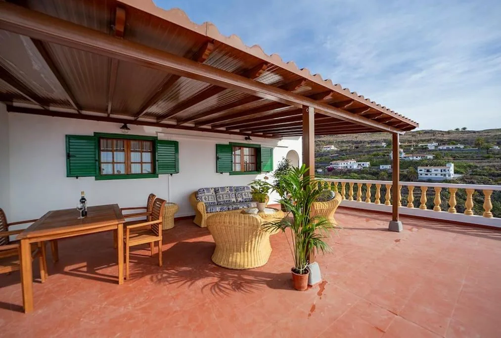 Villa — Villa Teram