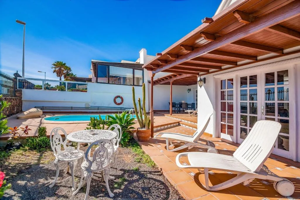 Villa — Villa Tías