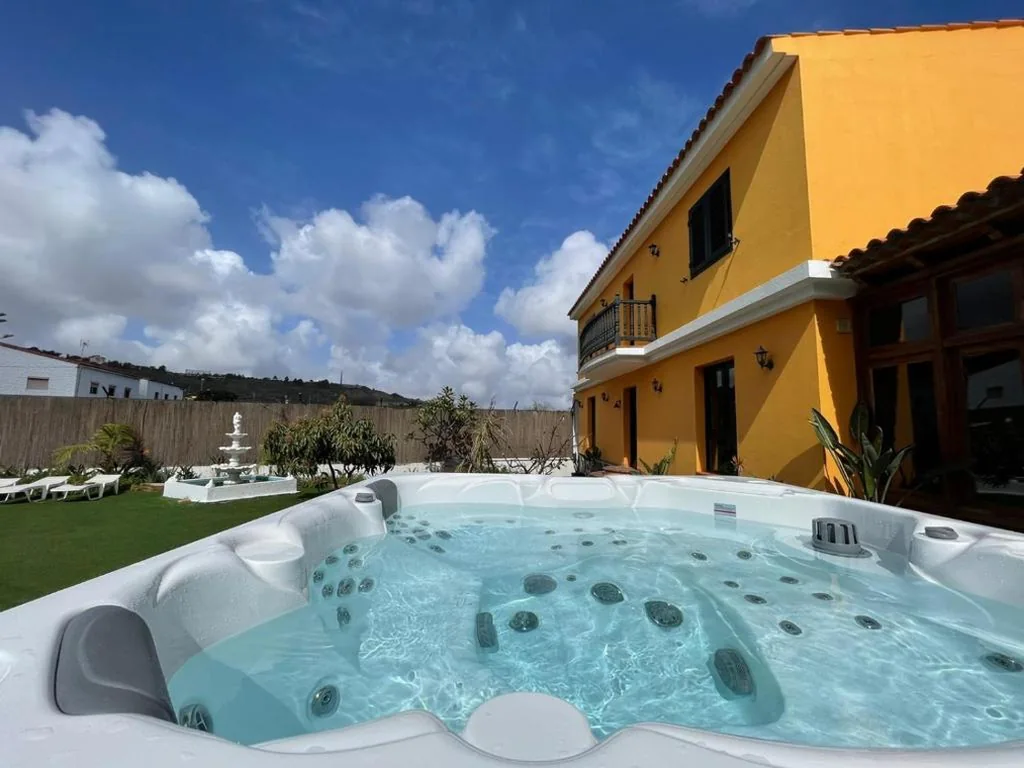 Villa — Villa Tijuana - Jacuzzi, Playa y Naturaleza en Gran Canaria