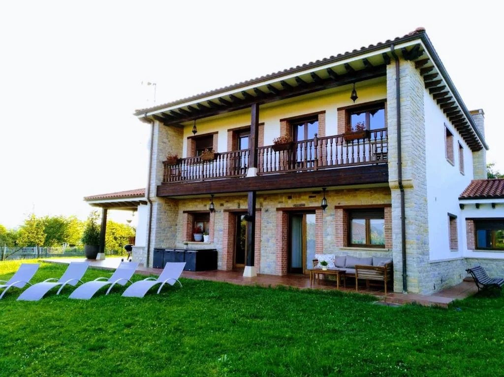 Casa com 5 quartos — Villa Tiviti
