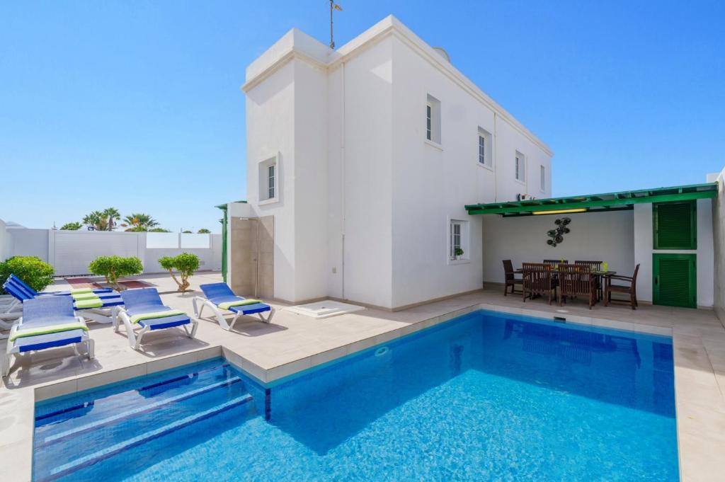 Villa Togio by Villa Plus