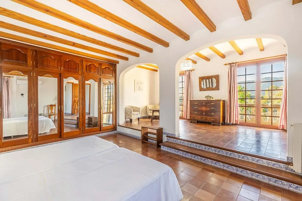Villa Tomeu Seguinot by Sealand Villas