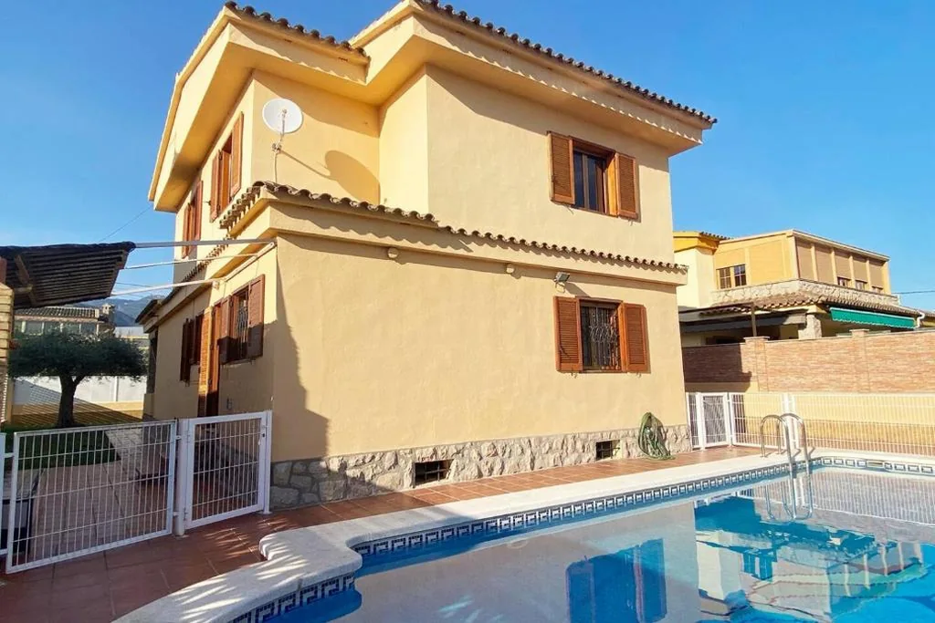 别墅 — Villa Torreón con piscina privada a 5 min playa