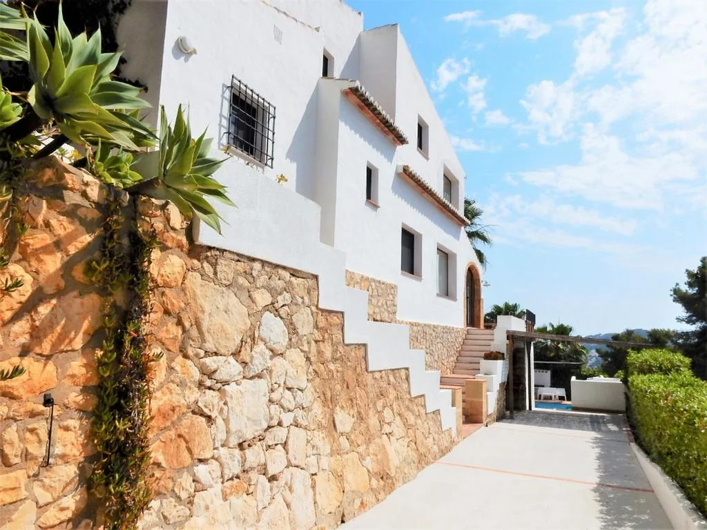Villa with Private Pool — Villa Tosalet Pomelo