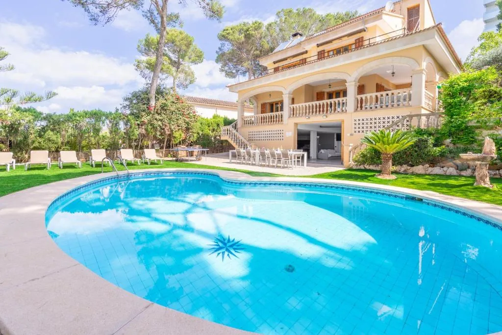 Villa mit privatem Pool — Villa Tossals