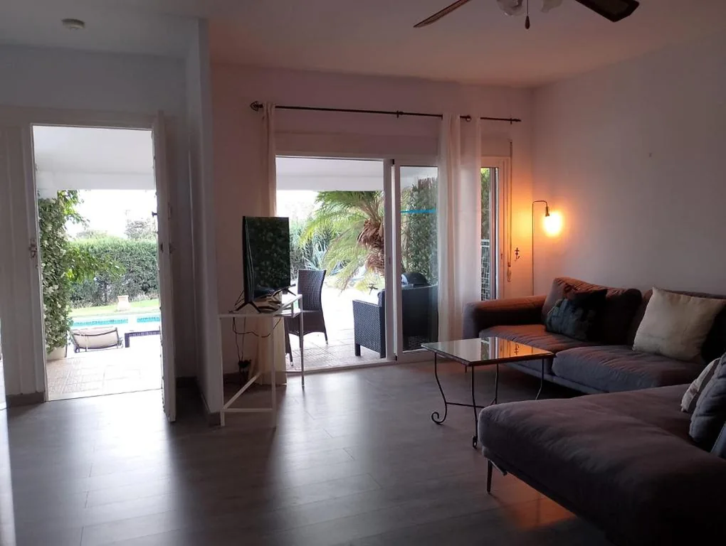 Apartamento con vistas al mar — Villa Tranquilla - Sea View Apartments with Pool - Walk to Beach - Family and pet Friendly