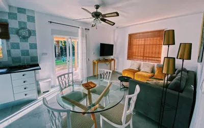 Villa Tranquilla - Sea View Apartments with Pool - Walk to Beach - Family and pet Friendly — foto 2