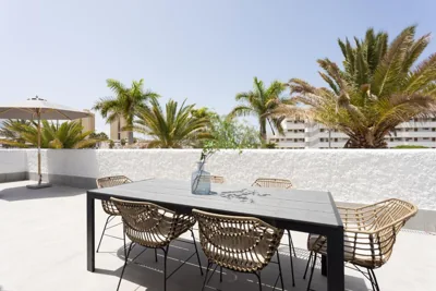VILLA URBANIA Atico Deluxe By Sunkeyrents — photo 9