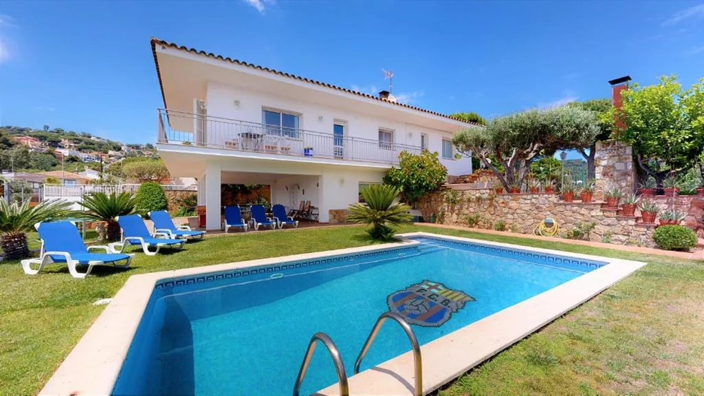Villa — VILLA VALENTINA