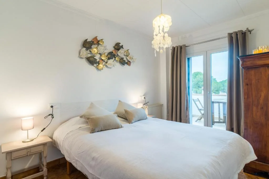 Habitación Doble con vistas al mar — Villa Valerie Adults only
