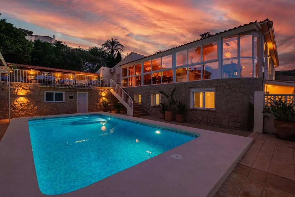 Villa mit privatem Pool — Villa Vamos del Pi - private pool - 16 persons