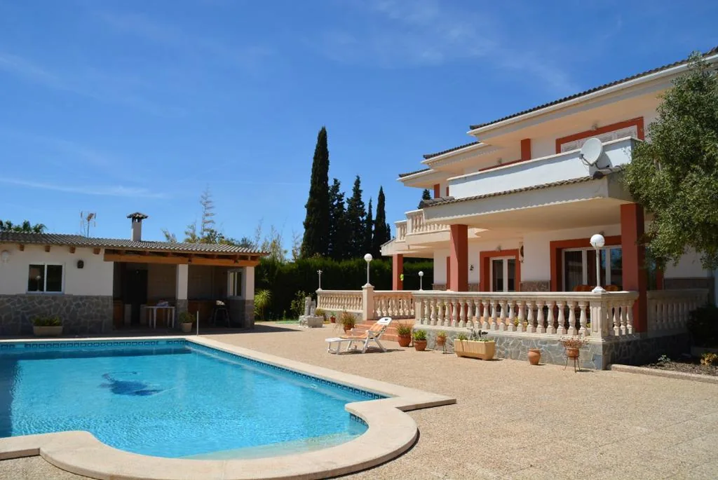 Villa con piscina privada — Villa Velo