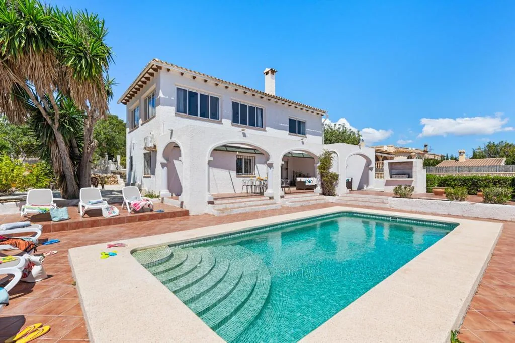 Villa con piscina privada — Villa Venus - Plusholidays