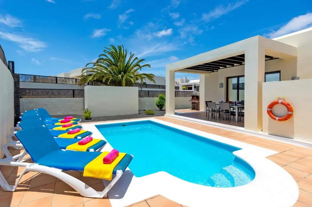 Villa — Villa Veraniego by Villa Plus