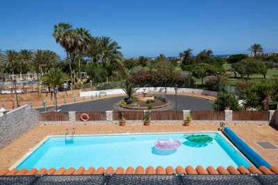 Villa Vergel with Large Private Pool Jacuzzi BBQ in frontline Caleta de Fuste Golf by Amazzzing Travel — Foto 4