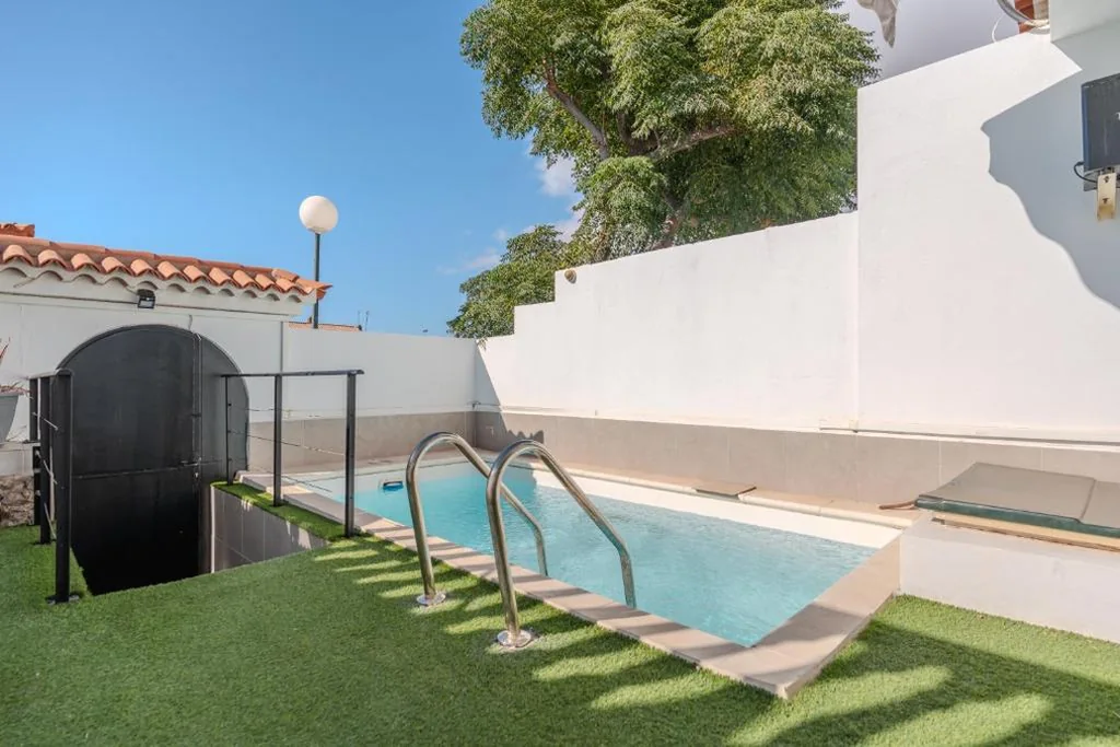 Villa — Villa Vinidum Climated Pool,Jacuzzi,Movietheather