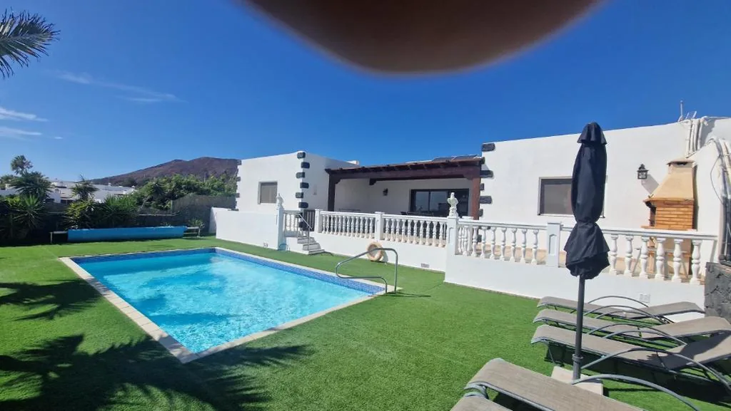 Casa de 3 dormitorios — VILLA VINSTA