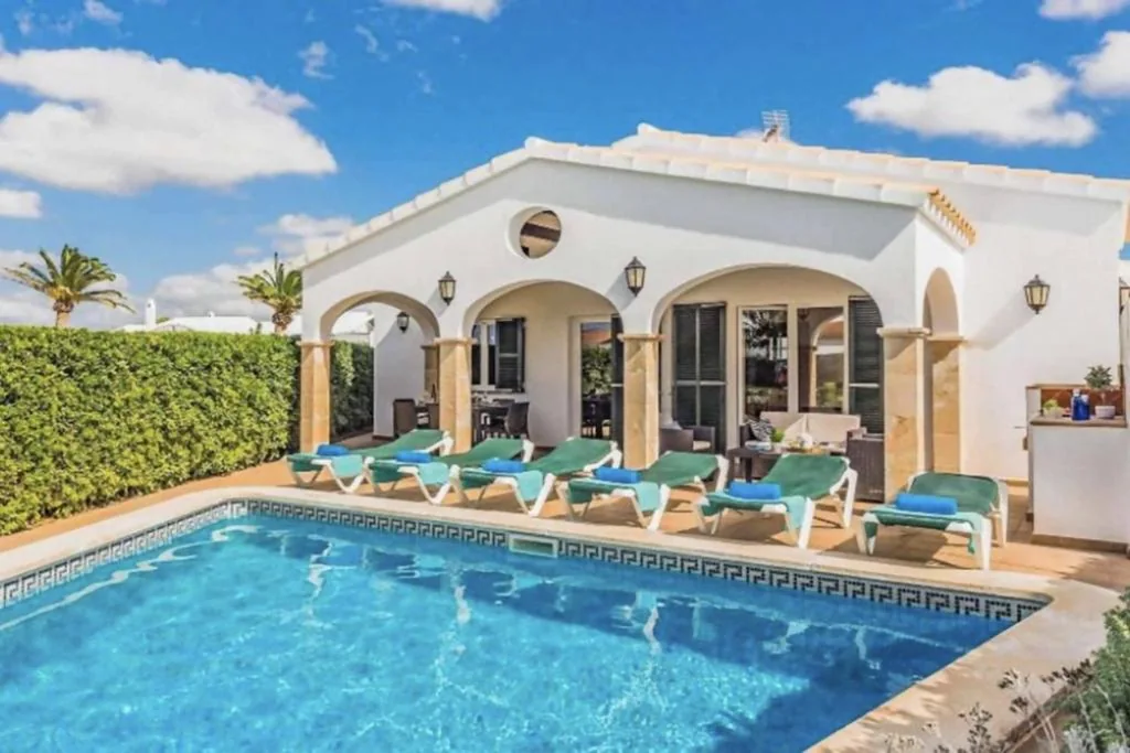 Villa con piscina privada — Villa Viola Bosch Menorca